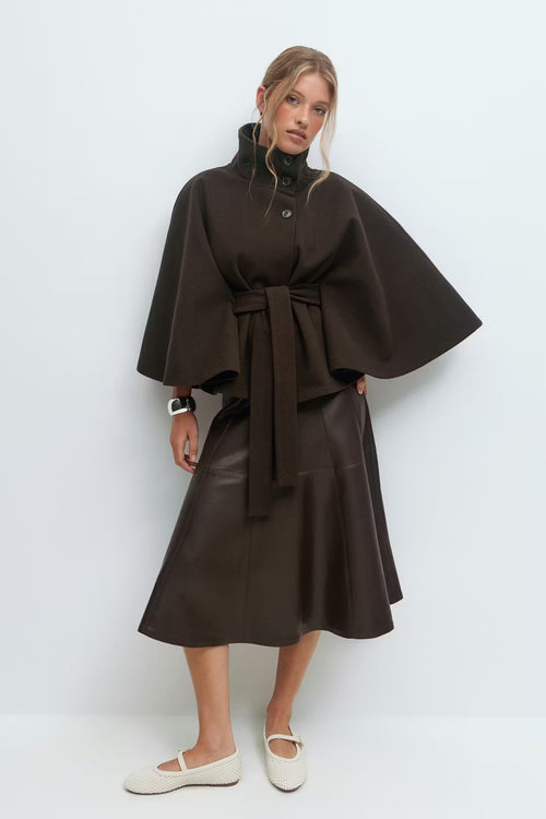 Arlette - Cape mit Gurt