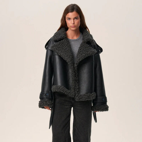 Lina Lederjacke
