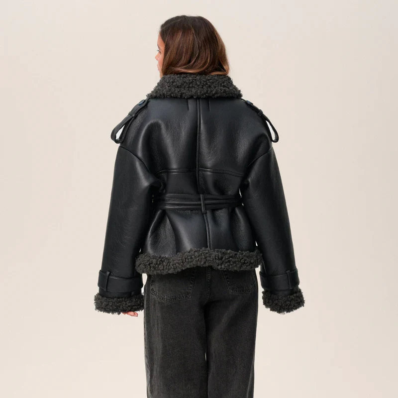 Lina Lederjacke
