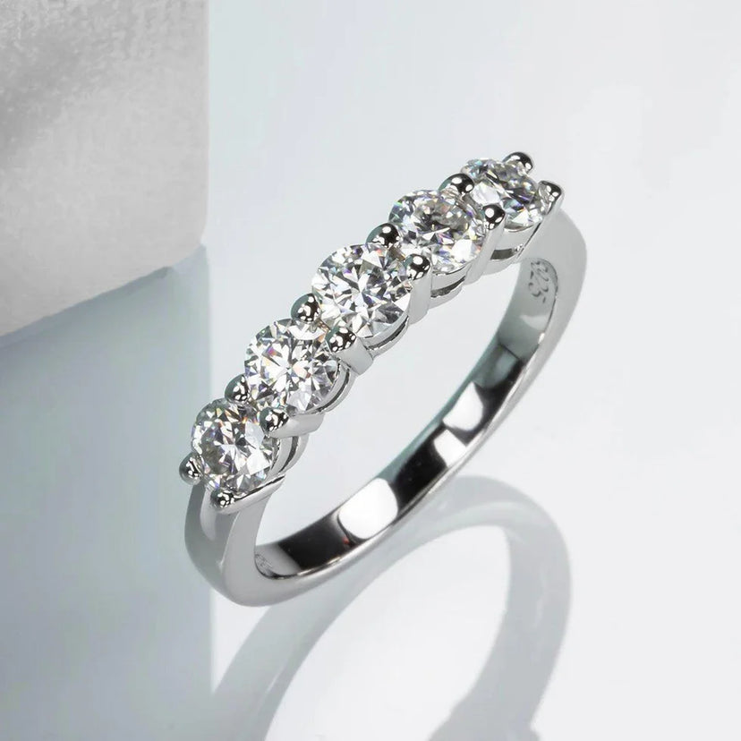 Celestia Half-Eternity Moissanit