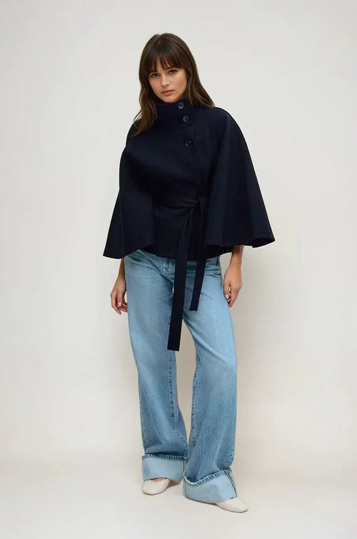 Arlette - Cape mit Gurt
