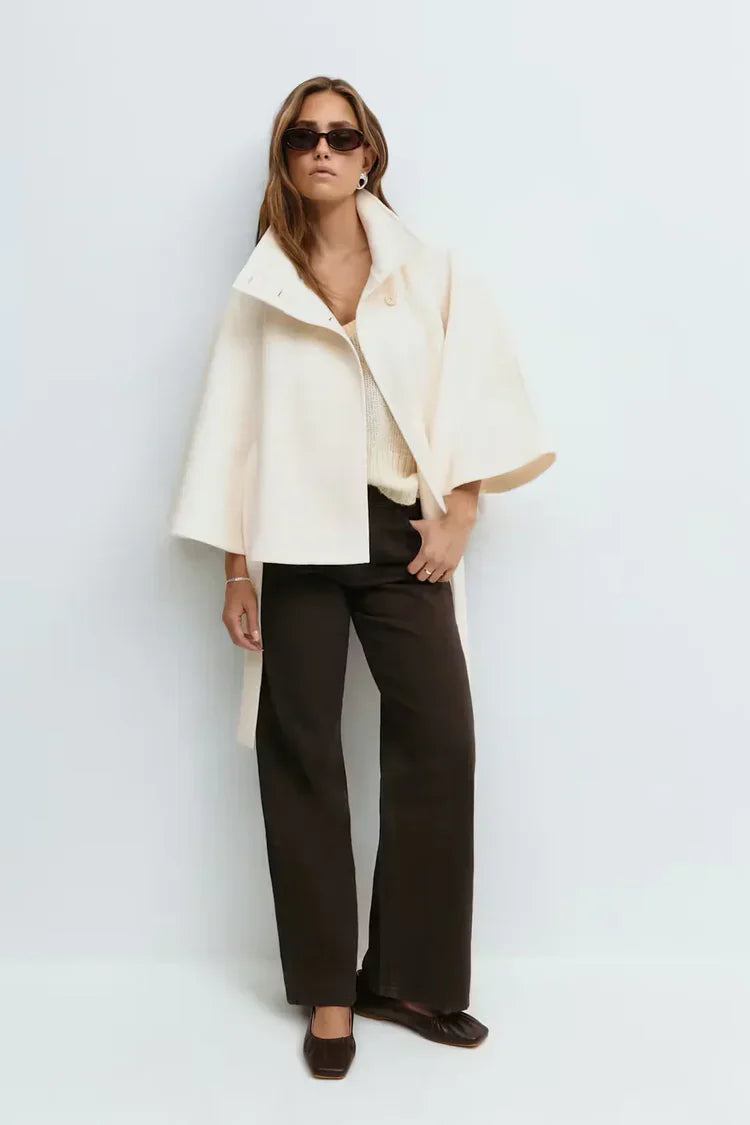 Arlette - Cape mit Gurt